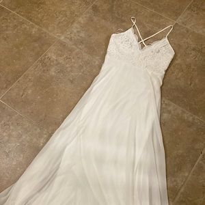 LULU’S Madalyn White Lace Maxi Dress